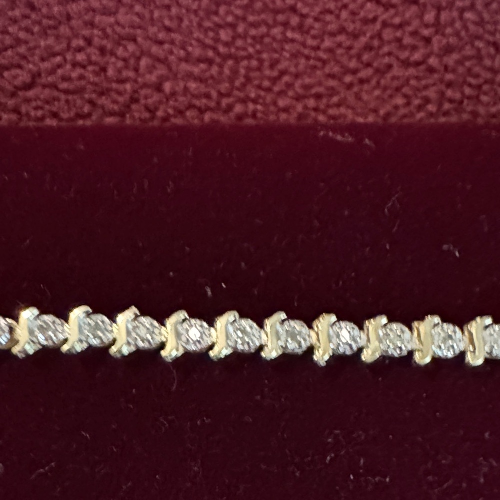 Gold with diamonds Link Bracelet - Women Jewelry 10K gold.